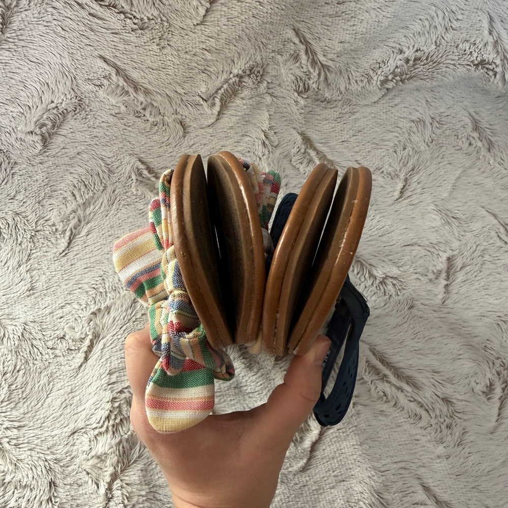Arizona Jean Co - Two Pairs Multicolor and Blue Sandals - Picture 3 of 6